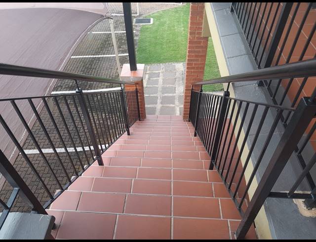 2 BEDROOM TOWNHOUSE FOR SALE IN GLENVISTA